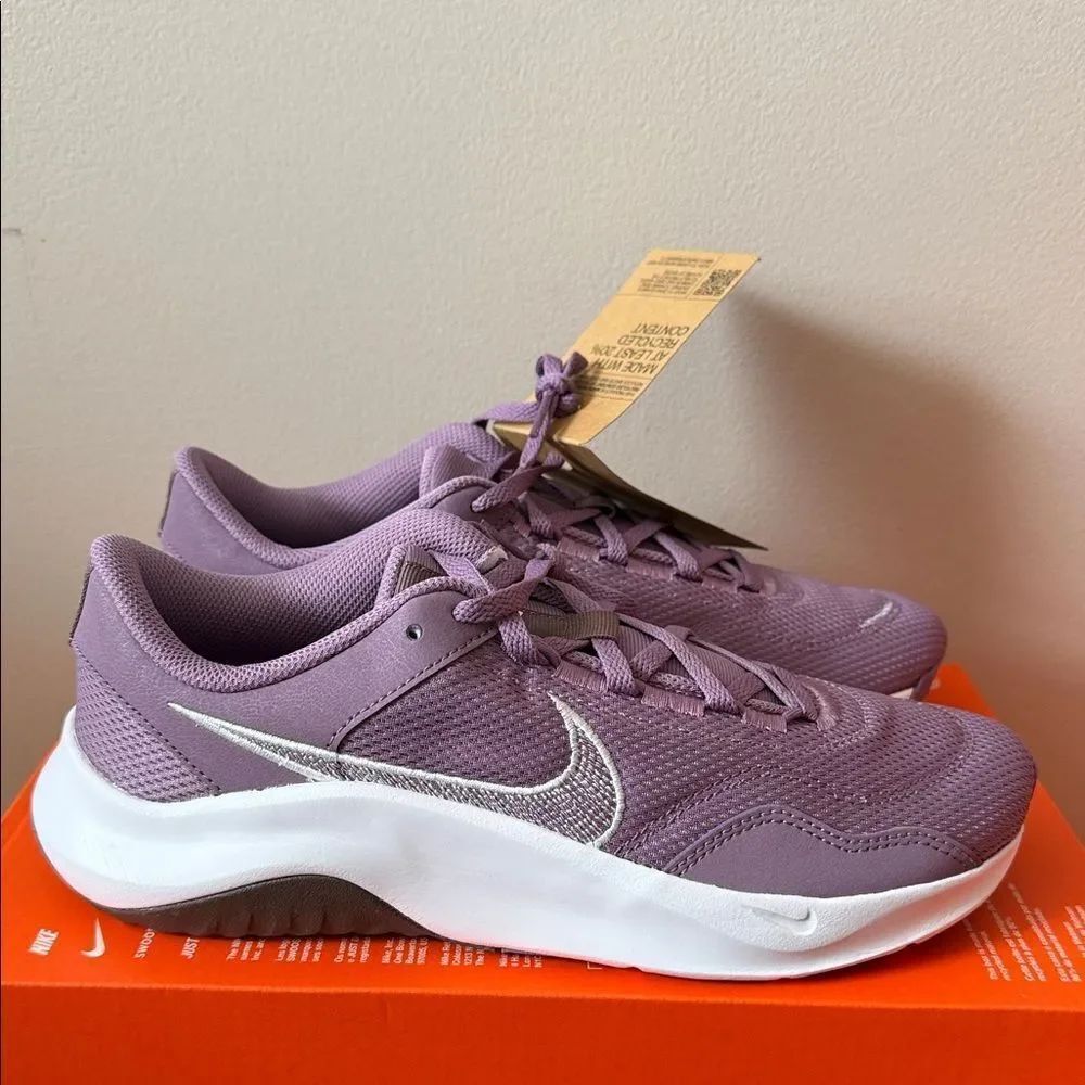 Nike Legend Essential 3 White Violet Dust DM1119-500 Women’s Size 8.5
